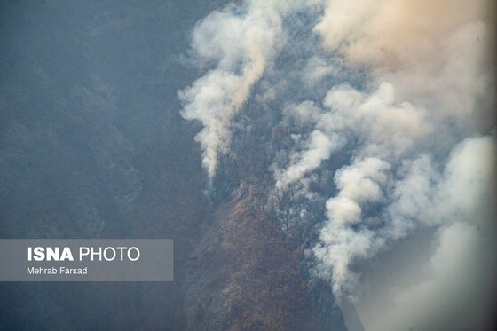 گزارش تصویری | عملیات مهار آتش‌سوزی مناطق کوهستانی روستاهای دلیر و الیت