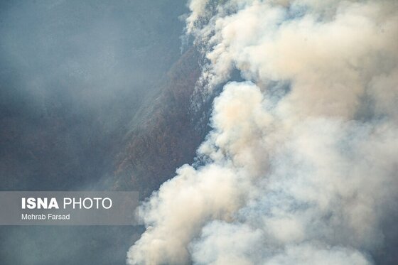 گزارش تصویری | عملیات مهار آتش‌سوزی مناطق کوهستانی روستاهای دلیر و الیت
