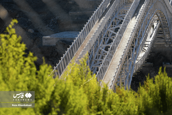 گزارش تصویری | پل معلق «ورگه‌سران»، نوآوری ایرانی در ارتفاع ۱۰۰ متری