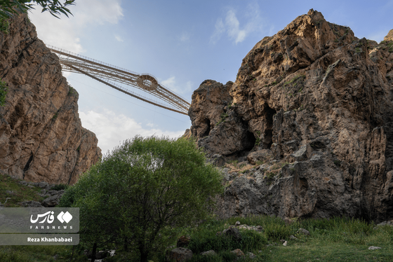 گزارش تصویری | پل معلق «ورگه‌سران»، نوآوری ایرانی در ارتفاع ۱۰۰ متری