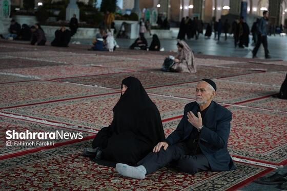 گزارش تصویری | حال و هوای حرم مطهر رضوی در شب شهادت ام‌ابیها،حضرت زهرا (س)