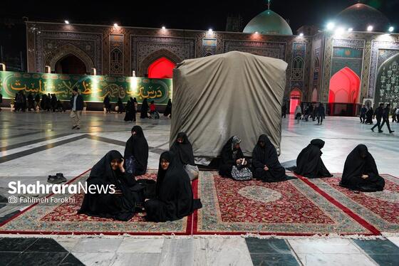 گزارش تصویری | حال و هوای حرم مطهر رضوی در شب شهادت ام‌ابیها،حضرت زهرا (س)