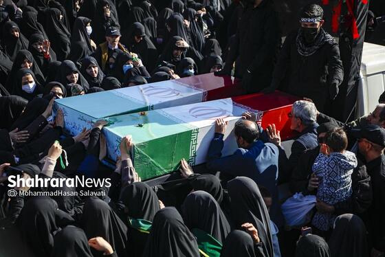 گزارش تصویری | اجتماع عزاداران فاطمی و تشییع پیکر مطهر ۱۳ شهید گمنام دوران دفاع مقدس در مشهد