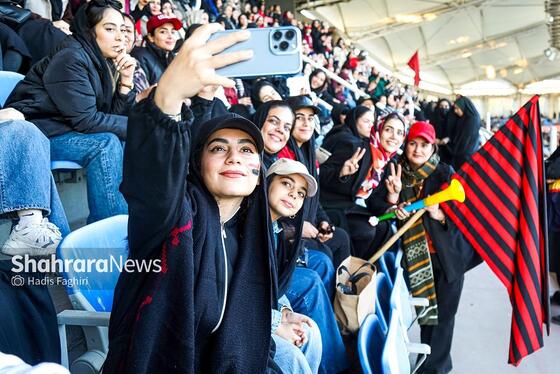 گزارش تصویری | تماشاگران بانو در ورزشگاه امام رضا علیه السلام