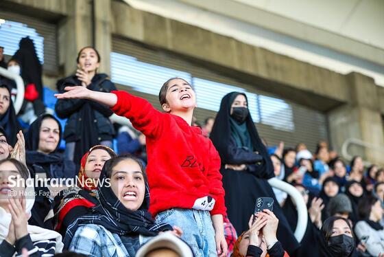 گزارش تصویری | تماشاگران بانو در ورزشگاه امام رضا علیه السلام
