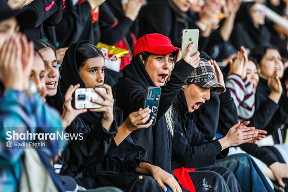 گزارش تصویری | تماشاگران بانو در ورزشگاه امام رضا علیه السلام