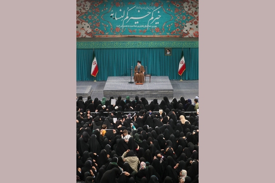 گزارش تصویری | دیدار هزاران نفر از زنان و دختران با رهبر معظم انقلاب اسلامی (۱۲ آذر ۱۴۰۴)