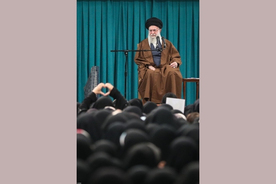 گزارش تصویری | دیدار هزاران نفر از زنان و دختران با رهبر معظم انقلاب اسلامی (۱۲ آذر ۱۴۰۴)