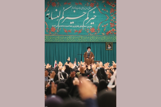 گزارش تصویری | دیدار هزاران نفر از زنان و دختران با رهبر معظم انقلاب اسلامی (۱۲ آذر ۱۴۰۴)