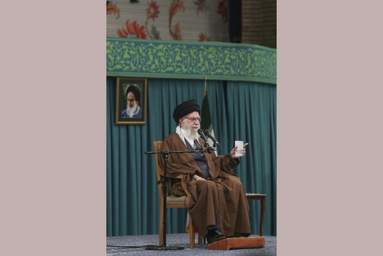 گزارش تصویری | دیدار هزاران نفر از زنان و دختران با رهبر معظم انقلاب اسلامی (۱۲ آذر ۱۴۰۴)