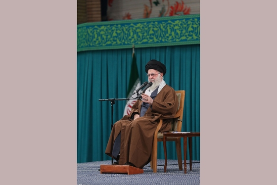 گزارش تصویری | دیدار هزاران نفر از زنان و دختران با رهبر معظم انقلاب اسلامی (۱۲ آذر ۱۴۰۴)