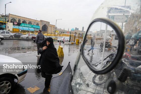 گزارش تصویری | بارش پاییزی باران در مشهد (۱۲ آذر ۱۴۰۴)