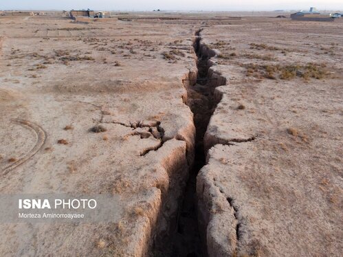 گزارش تصویری | عمیق‌ترین شکاف فرونشست کشور - نیشابور