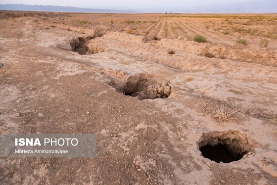 گزارش تصویری | عمیق‌ترین شکاف فرونشست کشور - نیشابور