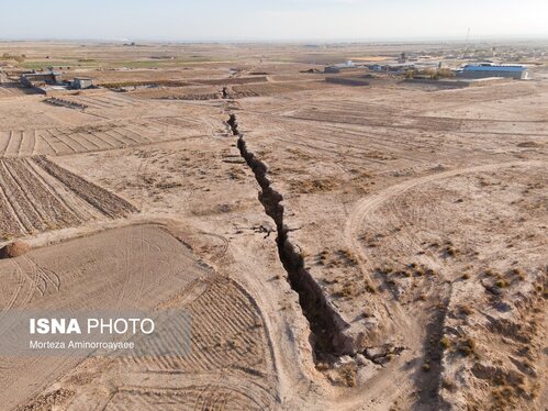 گزارش تصویری | عمیق‌ترین شکاف فرونشست کشور - نیشابور