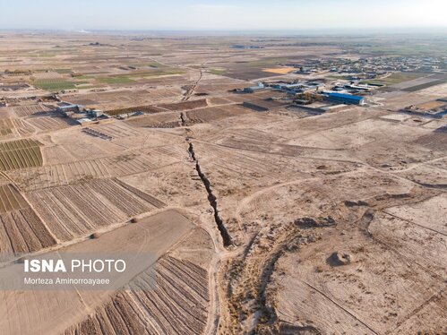 گزارش تصویری | عمیق‌ترین شکاف فرونشست کشور - نیشابور
