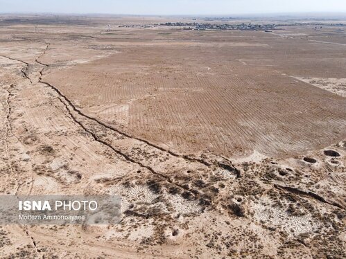 گزارش تصویری | عمیق‌ترین شکاف فرونشست کشور - نیشابور