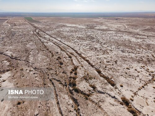 گزارش تصویری | عمیق‌ترین شکاف فرونشست کشور - نیشابور