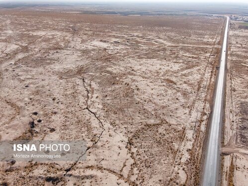 گزارش تصویری | عمیق‌ترین شکاف فرونشست کشور - نیشابور