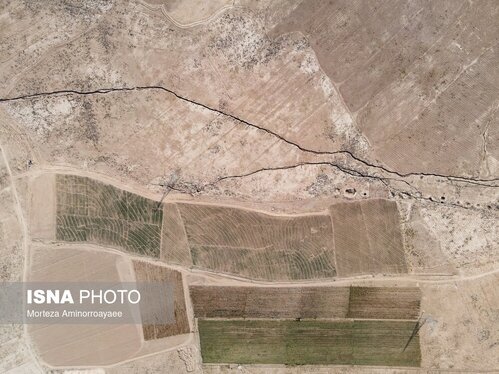 گزارش تصویری | عمیق‌ترین شکاف فرونشست کشور - نیشابور