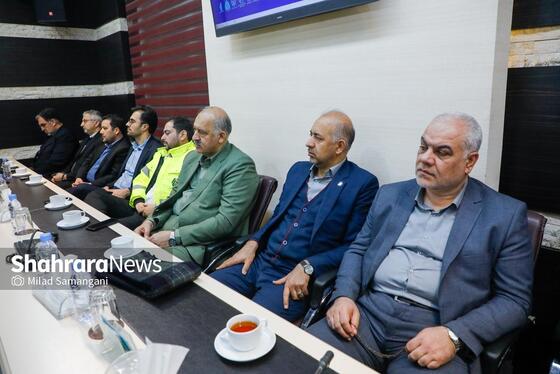 گزارش تصویری | نشست صمیمی شهردار مشهد با رانندگان و فعالان حوزه حمل و نقل