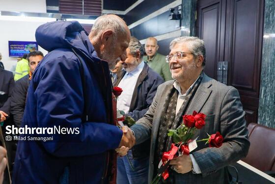 گزارش تصویری | نشست صمیمی شهردار مشهد با رانندگان و فعالان حوزه حمل و نقل