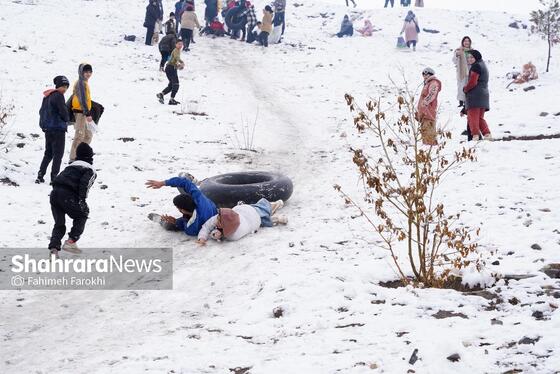 گزارش تصویری | حال و هوای مردم در اولین بارش برف پاییزی