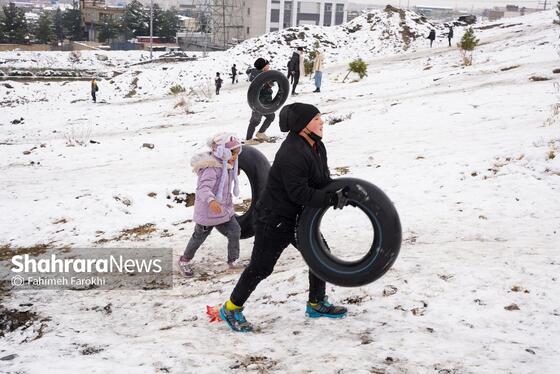 گزارش تصویری | حال و هوای مردم در اولین بارش برف پاییزی