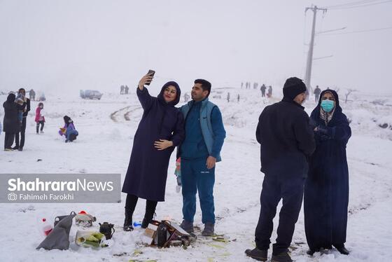 گزارش تصویری | حال و هوای مردم در اولین بارش برف پاییزی