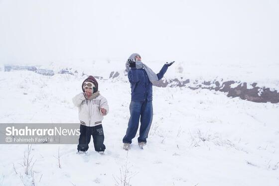 گزارش تصویری | حال و هوای مردم در اولین بارش برف پاییزی