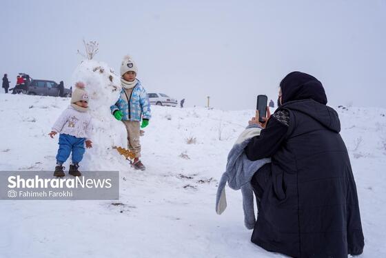 گزارش تصویری | حال و هوای مردم در اولین بارش برف پاییزی