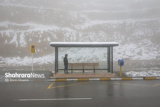گزارش تصویری | شادی مردم مشهد از بارش برف پاییزی
