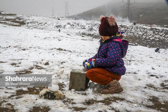گزارش تصویری | شادی مردم مشهد از بارش برف پاییزی
