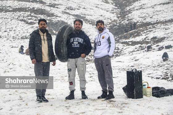 گزارش تصویری | شادی مردم مشهد از بارش برف پاییزی