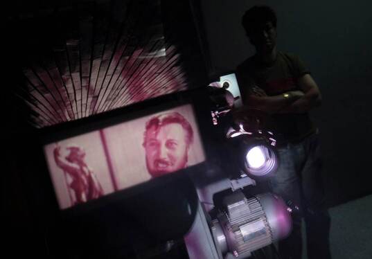 روز سیاهِ ناامیدی | طالبان سینما آریانا در قلب کابل را تخریب کردند + عکس