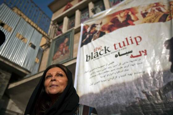 روز سیاهِ ناامیدی | طالبان سینما آریانا در قلب کابل را تخریب کردند + عکس