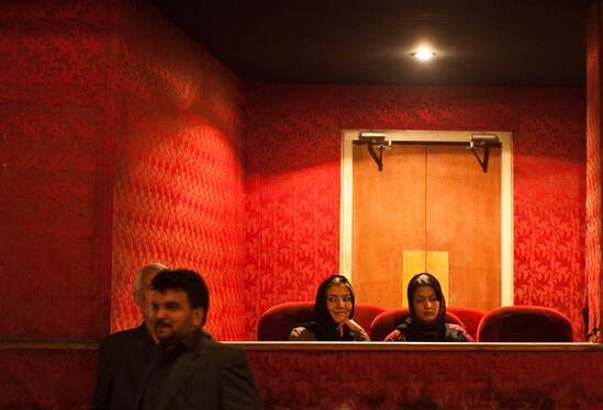 روز سیاهِ ناامیدی | طالبان سینما آریانا در قلب کابل را تخریب کردند + عکس