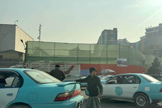 روز سیاهِ ناامیدی | طالبان سینما آریانا در قلب کابل را تخریب کردند + عکس