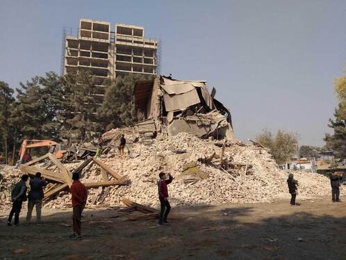 روز سیاهِ ناامیدی | طالبان سینما آریانا در قلب کابل را تخریب کردند + عکس