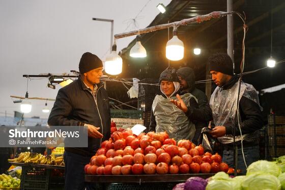گزارش تصویری | بازار میوه در شب یلدا