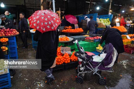 گزارش تصویری | بازار میوه در شب یلدا