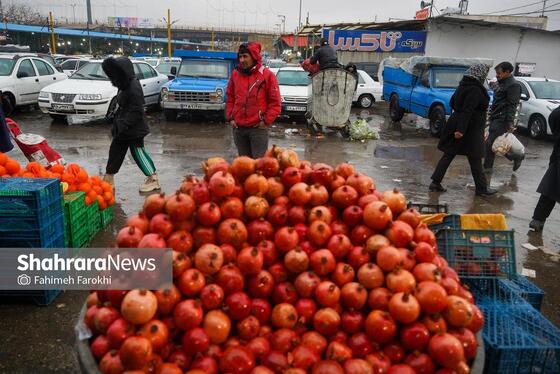 گزارش تصویری | بازار میوه در شب یلدا