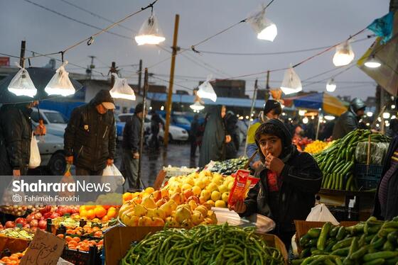 گزارش تصویری | بازار میوه در شب یلدا