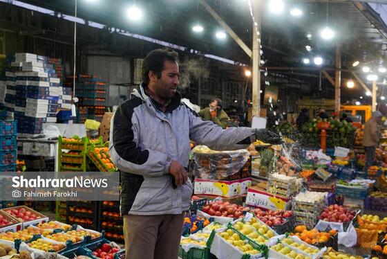 گزارش تصویری | بازار میوه در شب یلدا