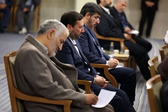 گزارش تصویری | دیدار اعضای کنگره بزرگداشت آیت‌الله‌العظمی میلانی(ره) با رهبر معظم انقلاب (۴ دی ۱۴۰۴)