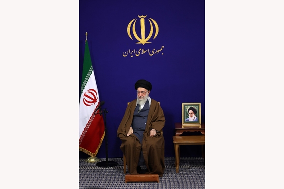 گزارش تصویری | دیدار اعضای کنگره بزرگداشت آیت‌الله‌العظمی میلانی(ره) با رهبر معظم انقلاب (۴ دی ۱۴۰۴)