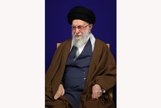 گزارش تصویری | دیدار اعضای کنگره بزرگداشت آیت‌الله‌العظمی میلانی(ره) با رهبر معظم انقلاب (۴ دی ۱۴۰۴)