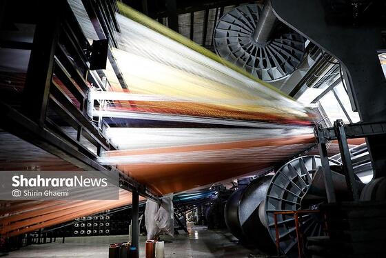 گزارش تصویری | از نخ تا فرش ، نگاهی به فرآیند تولید فرش ماشینی در مشهد