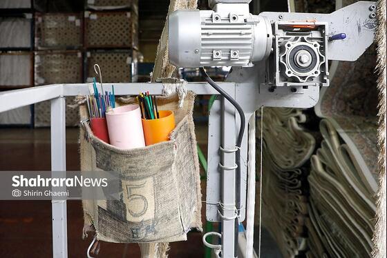 گزارش تصویری | از نخ تا فرش ، نگاهی به فرآیند تولید فرش ماشینی در مشهد