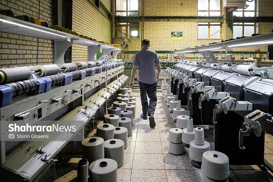 گزارش تصویری | از نخ تا فرش ، نگاهی به فرآیند تولید فرش ماشینی در مشهد